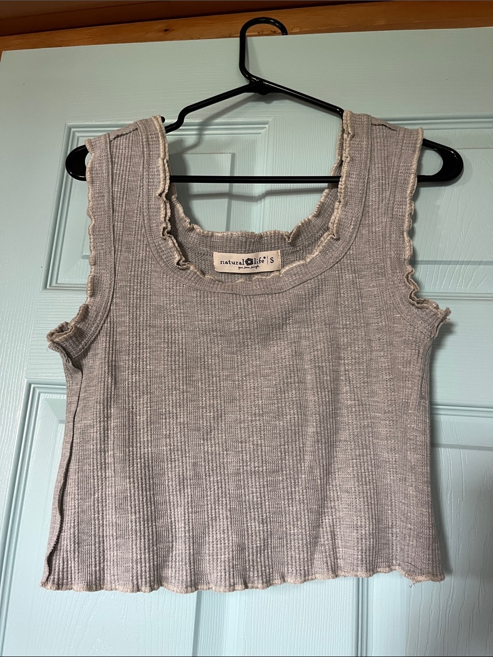 NATURAL LIFE Light Gray Ribbed Lettuce-Edge Tank S NWOT